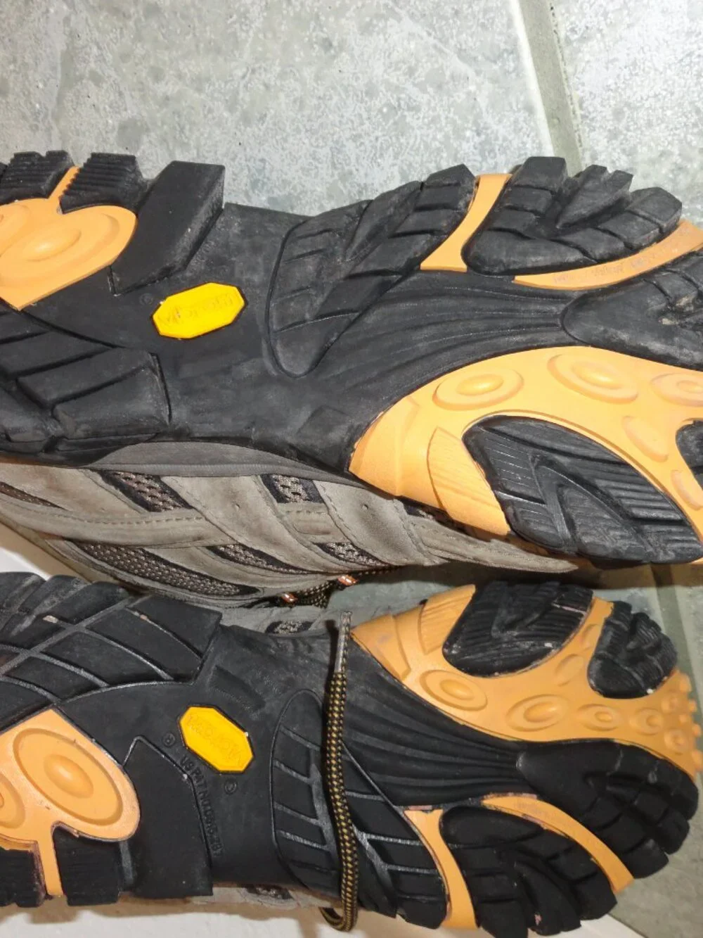 Merrell moab mid